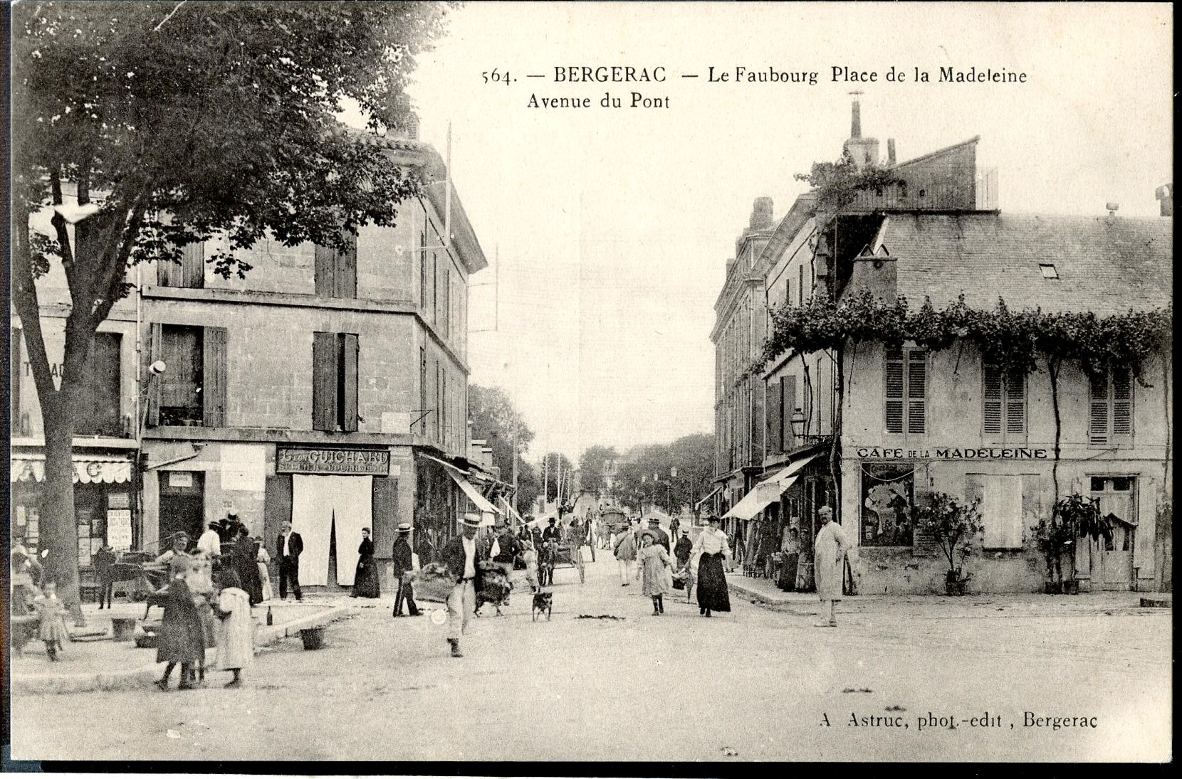 BERGERAC-PLACE-DE-LA-MADELEINE