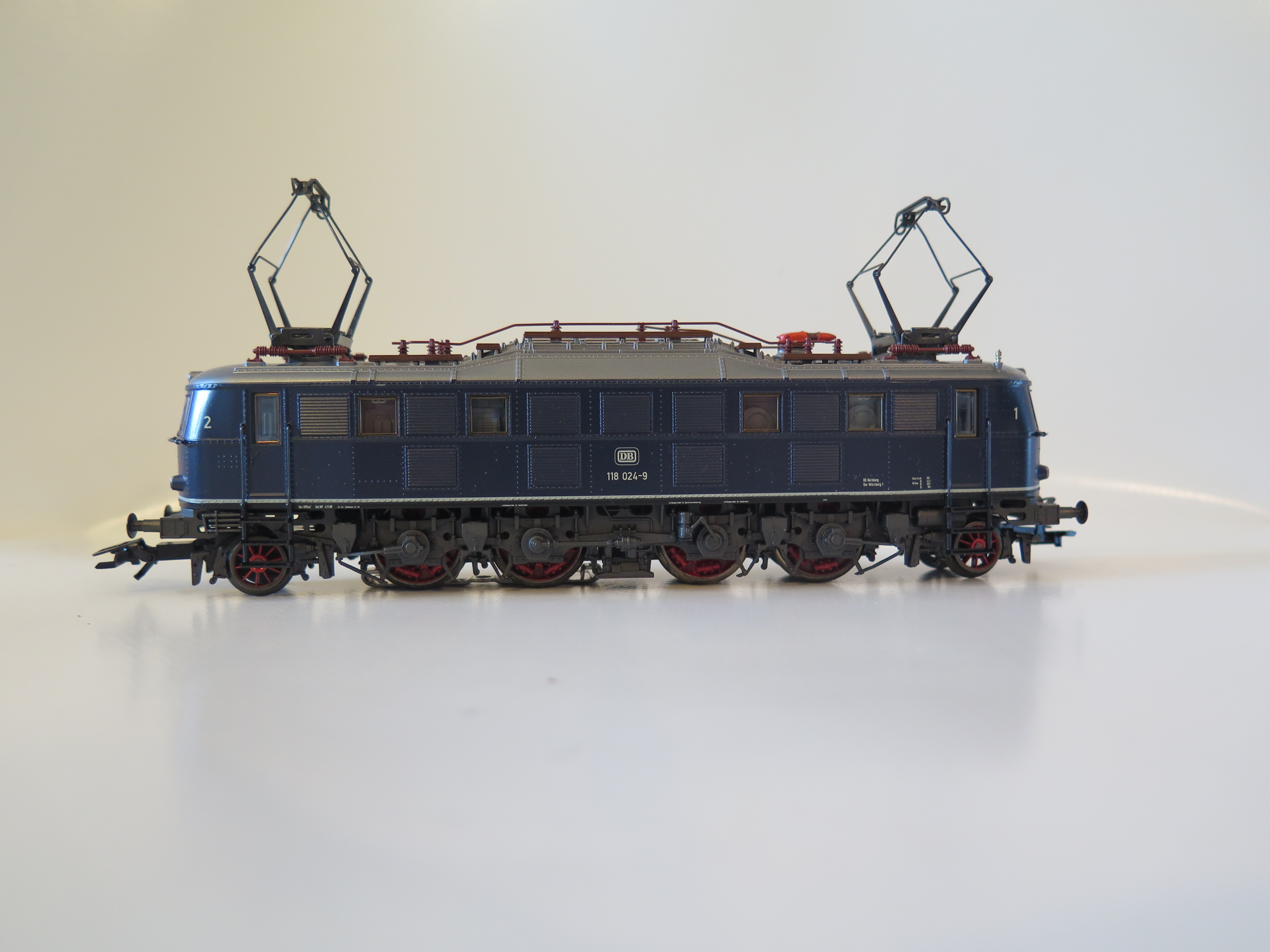 Electric locomotive BR 111 133-5 DB Ho