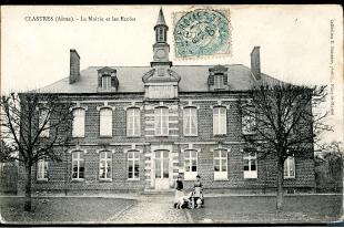 carte postale ancienne clastres la mairie et école